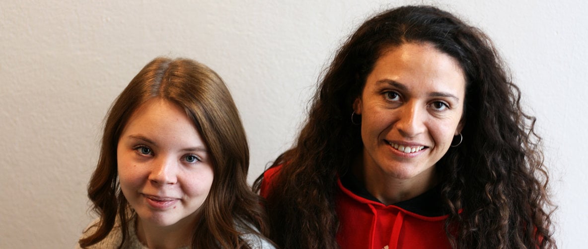 Rebecka och Behice läser till lärarassistenter